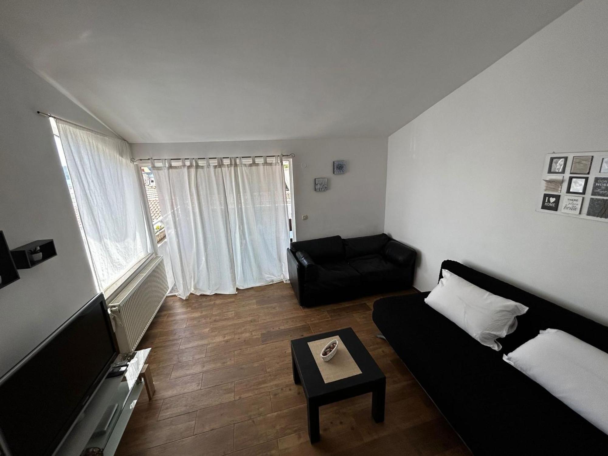 Apartments Petrovic Pirovac Eksteriør bilde
