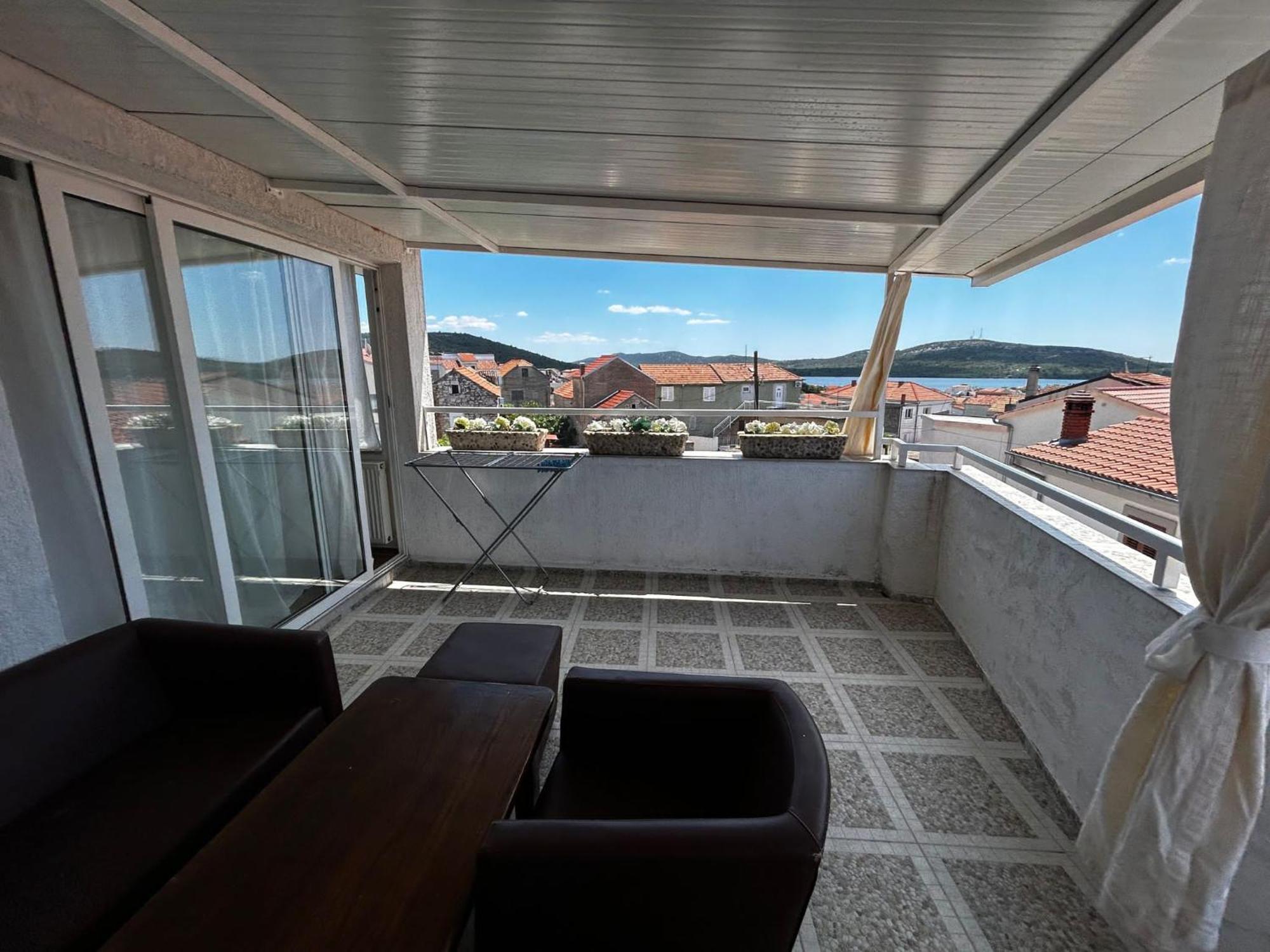Apartments Petrovic Pirovac Eksteriør bilde